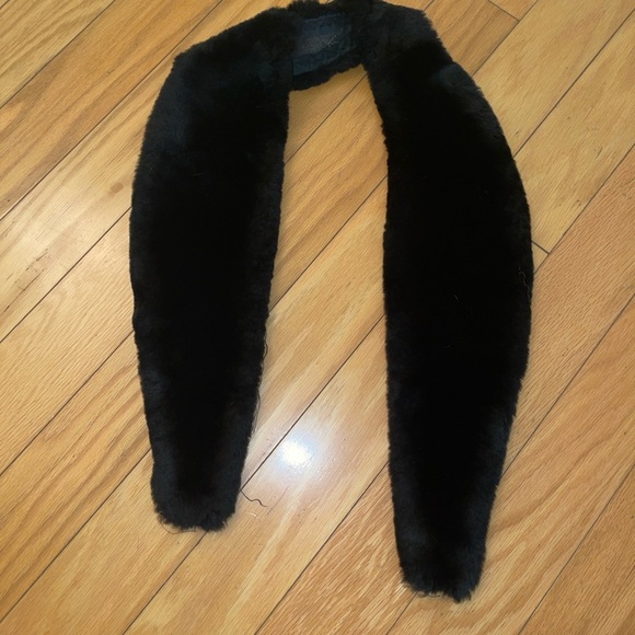 Elegant Vintage Fur Collar Set - Black, Brown, and Cream - Picture 2 of 7